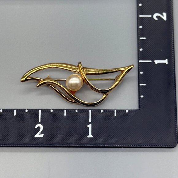 Vintage Napier Brooch Gold Tone Faux Pearl Pin - Picture 9 of 9